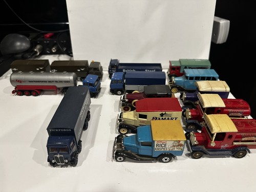 Model trucks and vans - trucks,